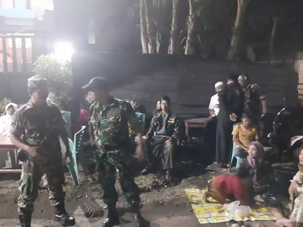 Personil Koramil 11 Tahunan Amankan Haul Mbah Jogo Laut Syekh Muhtarom