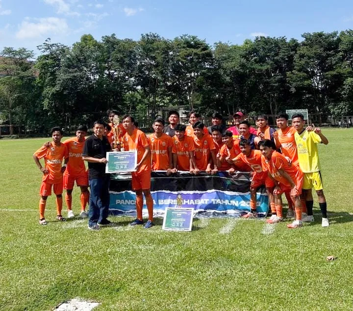 Kesebelasan UAD Juara Turnamen Pancasila Bersahabat