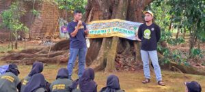 Wujudkan Sekolah Adiwiyata SMAN Tahunan Adakan Kegiatan di Pohon Durian Terbesar di Jawa