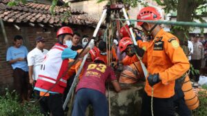 Kapolres Jepara Cek TKP Bayi Dibuang ke Sumur Oleh Ibunya