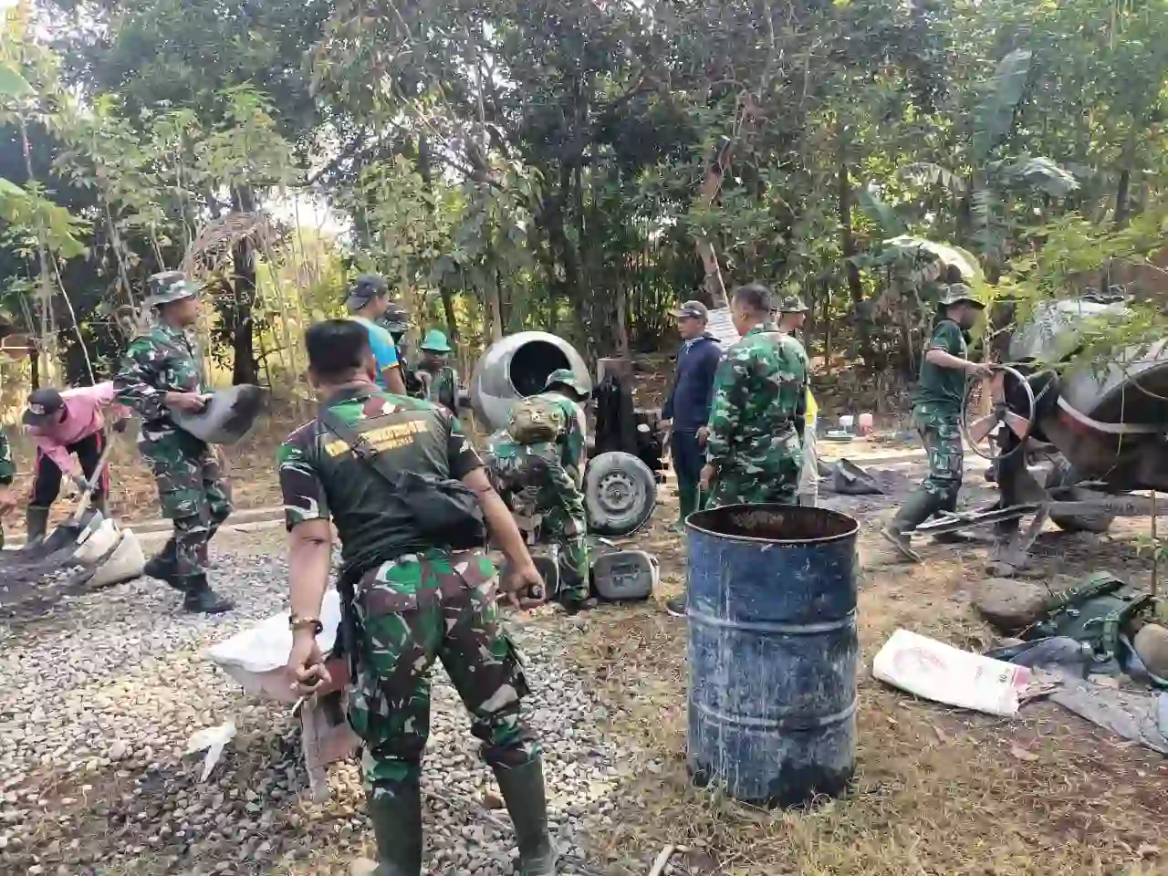 Pengecoran Jalan Desa Suwawal kini Sasaran TMMD Sengkuyung Tahap III Jepara