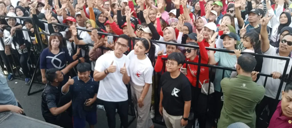 Kaesang dan istri bersama relawan plat K